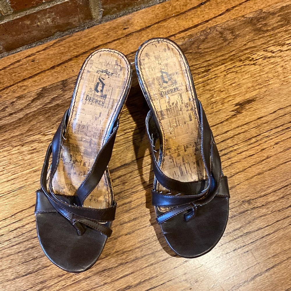 Decree wedge sandals